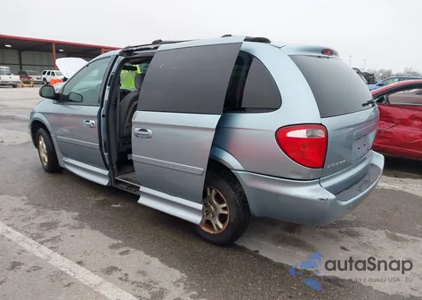 2004 Dodge Grand Caravan Sxt z USA, uszkodzony, nr VIN 2D4GP44L54R615857
